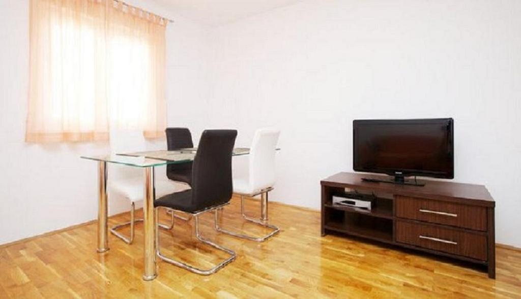 Apartments And Rooms Misic โตรกีร์ ห้อง รูปภาพ